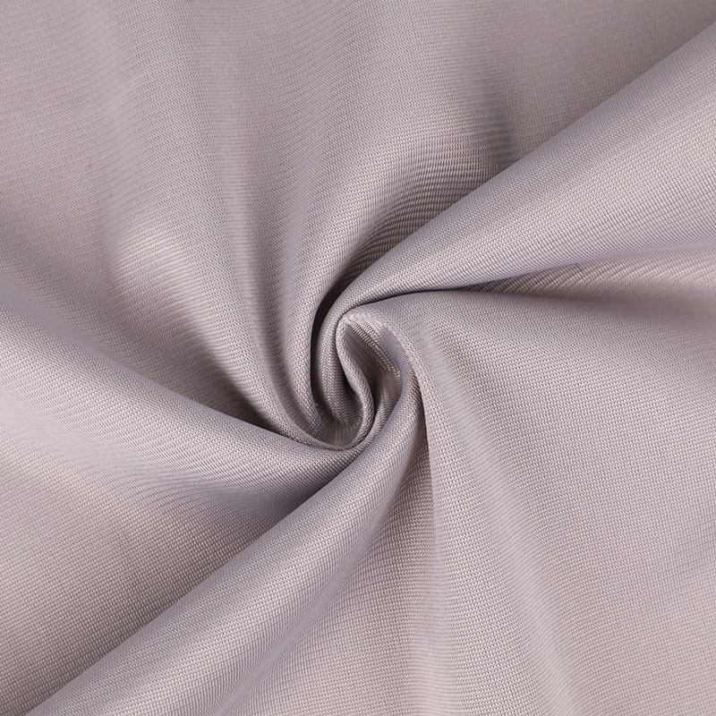 Le tissu brossé en tricot Superpoly est utilisé pour fabriquer des couvertures