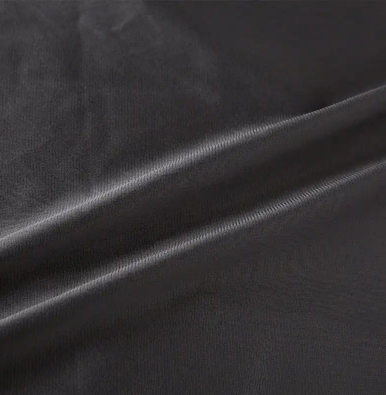 Le tissu velours mercerisé : un choix sûr pour la créativité mode, n'est-ce pas ?