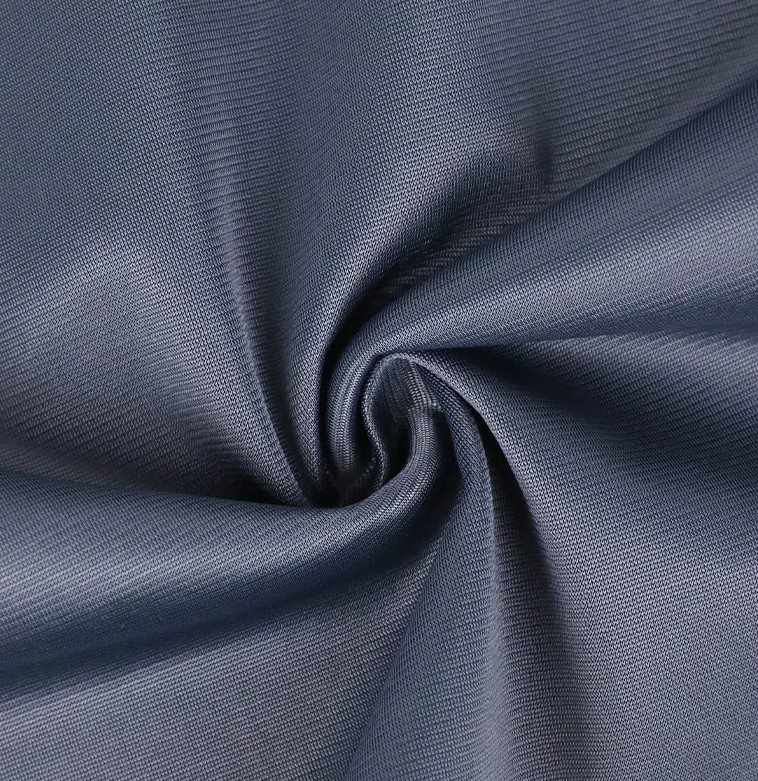 Remodelant les normes esthétiques de la mode, le charme polyvalent du tissu tricot super poly