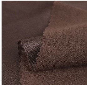 Tissu 100% polyester: des avantages de la performance aux nouvelles tendances de l'industrie